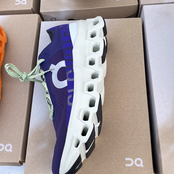 On running men cloudmonster shoes - Picture 2 of 6